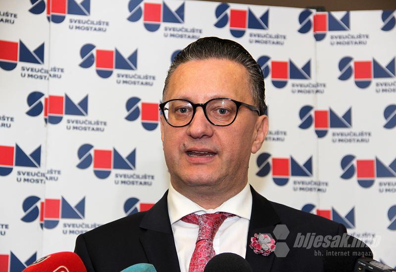 Ministar znanosti, prosvjete, kulture i športa u Vladi Hercegbosanske županije Petar Galić  - Više od 150 školskih ravnatelja okupilo se u Mostaru